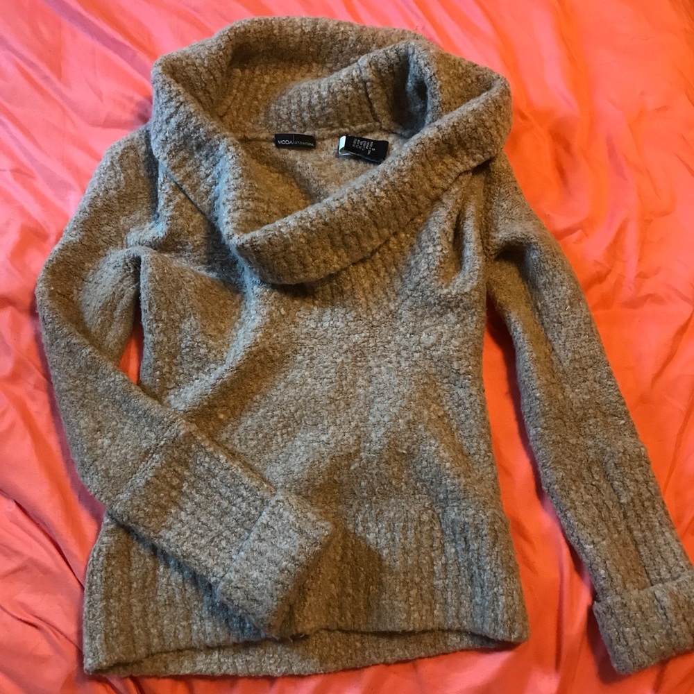 turtle neck sweater